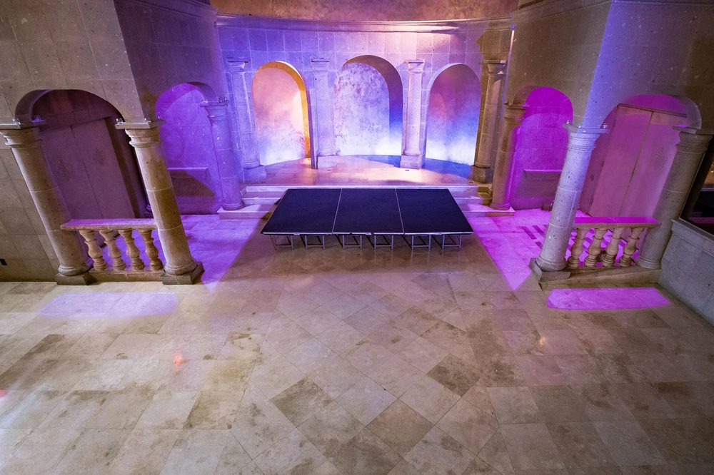 Candela Altar Stage - C